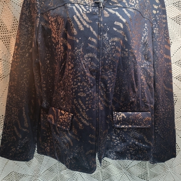 Alfred Dunner size 16 zip up Jacket shacket. Black with gold animal print - Picture 2 of 12